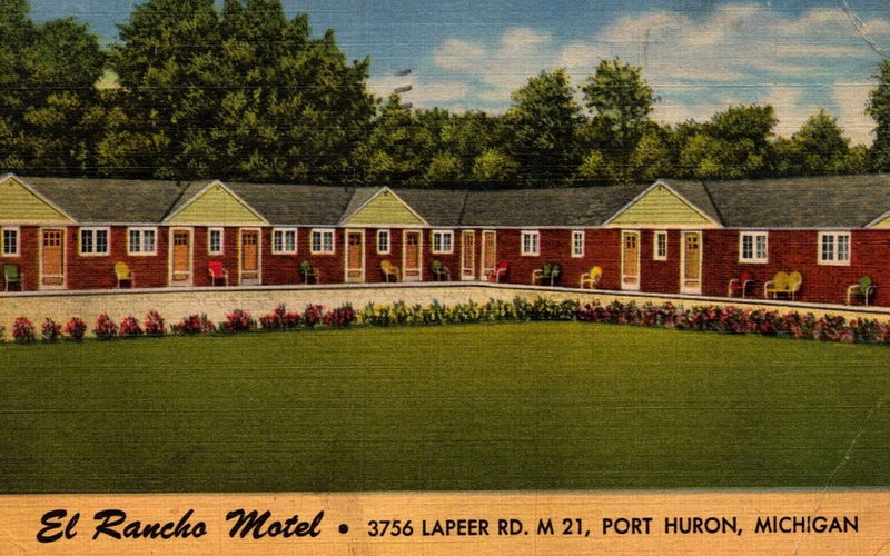 El Rancho Motel - Old Postcard (newer photo)